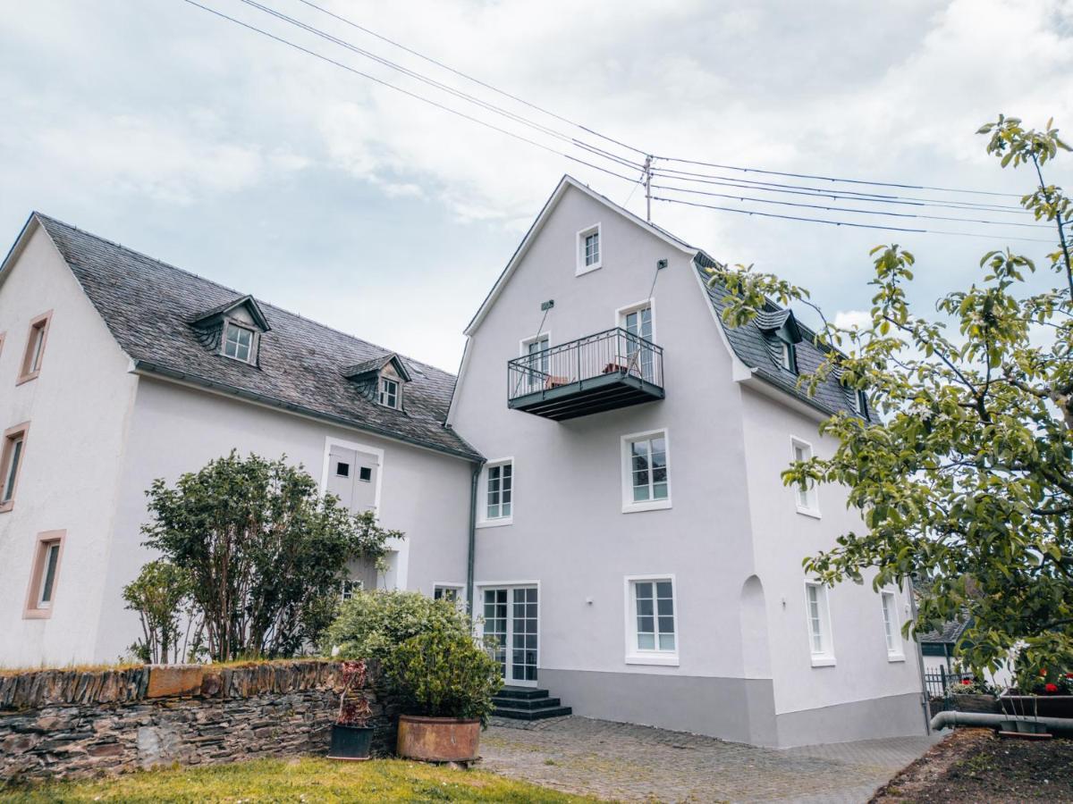 Gut Foersterlay - Exklusive Boutique Apartments Im Historischen Winzerhaus Direkt An Der Mosel Lösnich Esterno foto